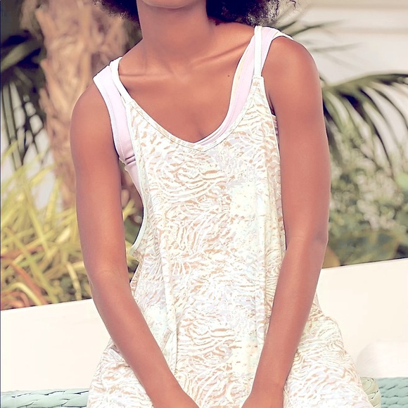 🌬 FREE PEOPLE PRINTED HOT SHOT ONESIE - Picture 3 of 4